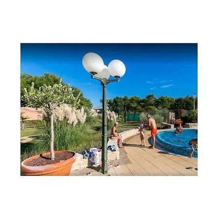 In With Swimming Pool Casa vacanze